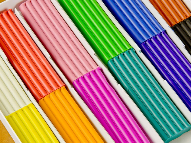 прилипший к ковру пластилин может испортить покрытие